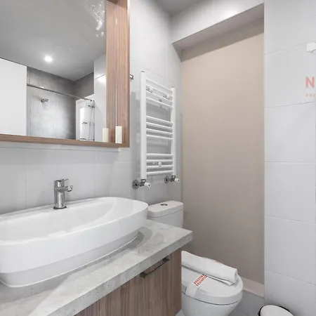 Pendente, Nilie Hospitality Mgmt * Szaloniki