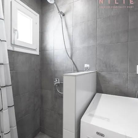 Pendente, Nilie Hospitality Mgmt Apartman